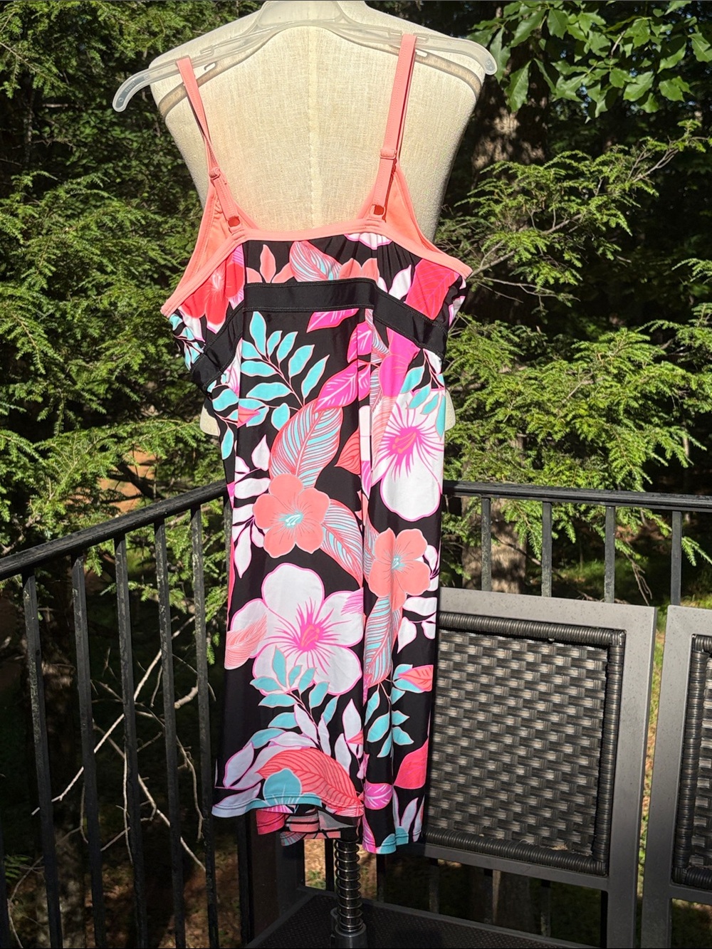 ZeroXposur Black Tropical Floral swim Dress with Pink floral accents sz L - Picture 4 of 10